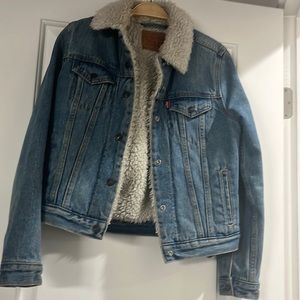 Levi’s Jacket With Furry inside